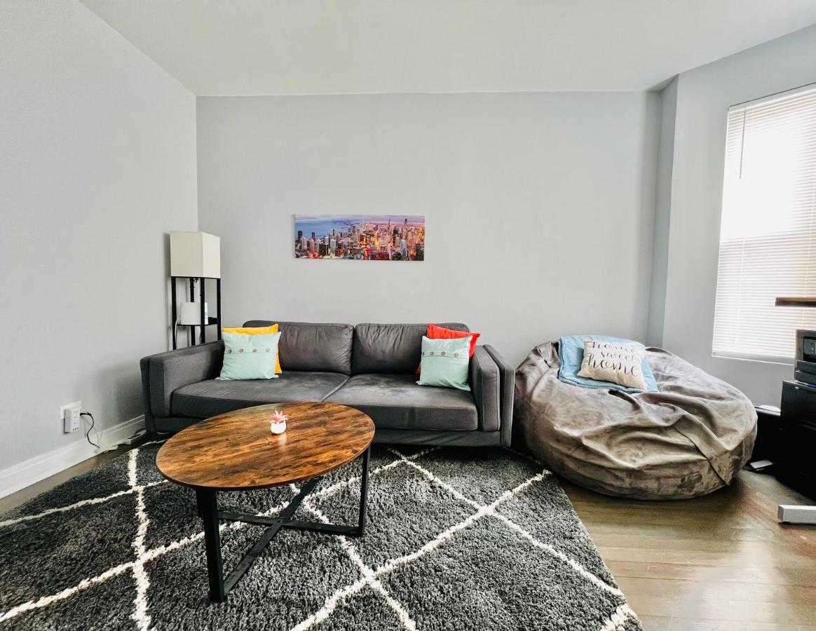 Lovely Logan Square 2-Bedroom In Chicago Bagian luar foto